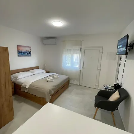 Appartement Modern Tome With Terrace, Free Parking & Wi-fi,