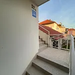 Apartment Modern Tome With Terrace, Free Parking & Wi-fi,