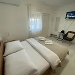 Apartment Modern Tome With Terrace, Free Parking & Wi-fi, *