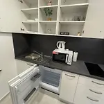 Modern Tome With Terrace, Free Parking & Wi-fi, Apartmán Zadar