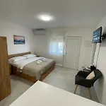Apartment Modern Tome With Terrace, Free Parking & Wi-fi,