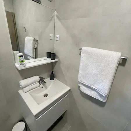 Apartament Modern Tome With Terrace, Free Parking & Wi-fi, Zadar